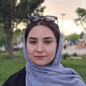 پرنیان عزیزی